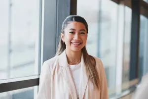 © Büro Magma, Magdalena Türtscher Auszubildende Kim Kennerknecht im Festspielhaus Bregenz © Büro Magma, Magdalena Türtscher