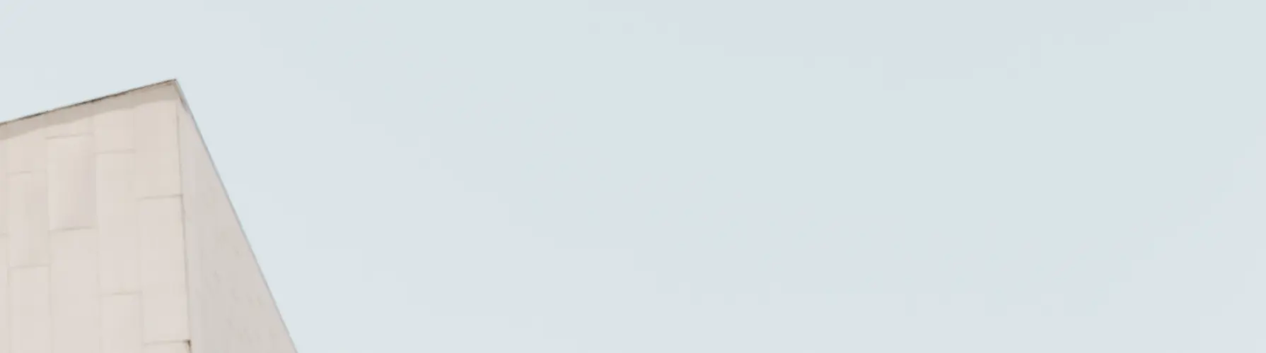 © Dominic Kummer Festspielhaus Bregenz Bühnenturm Ausschnitt mit Himmel © Dominic Kummer